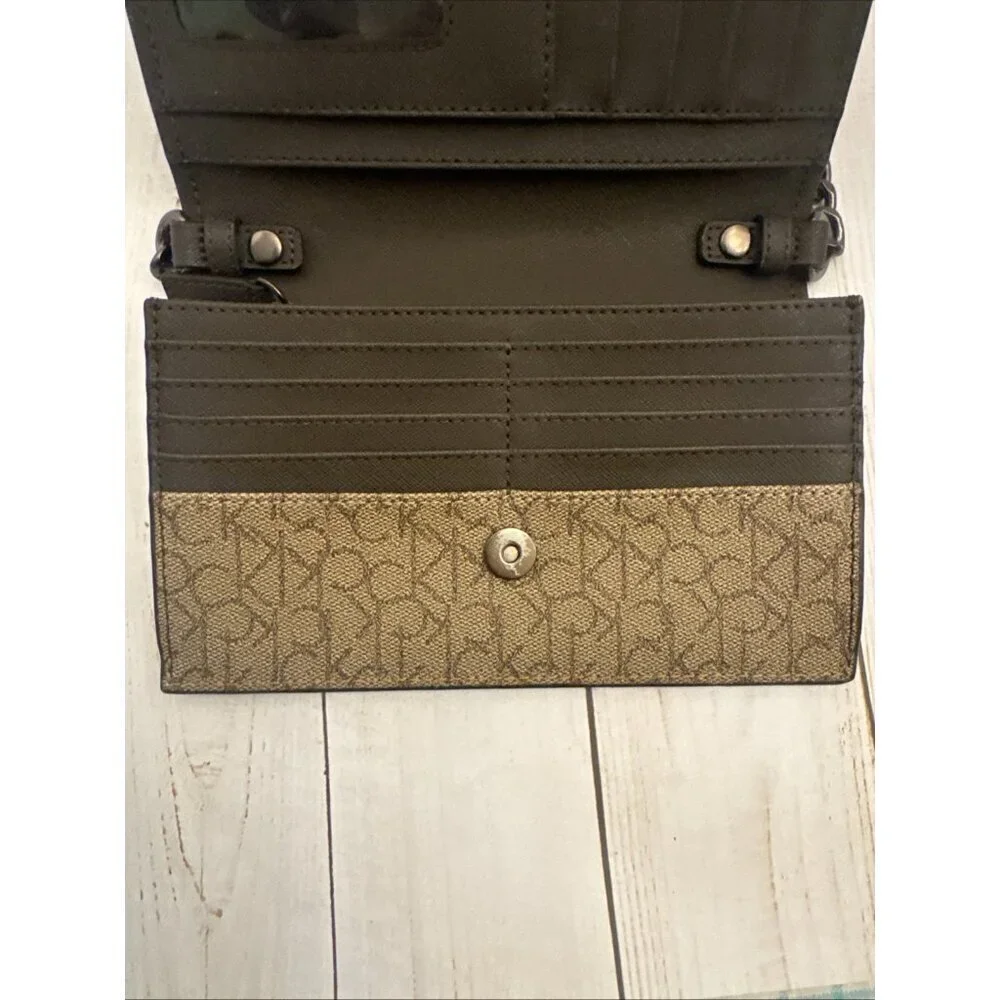 Calvin Klein Beige Leather Logo Crossbody Wallet Adjustable 7.5